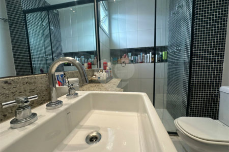 Apartamento à venda com 2 suítes em Vila Andrade, São Paulo, SP