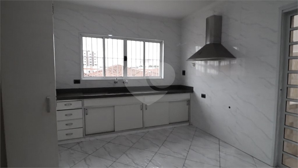 Sobrado à venda com 4 quartos em Vila Guilherme, São Paulo, SP
