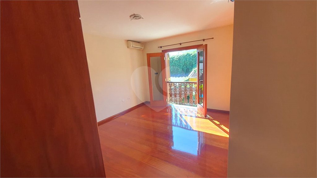 Casa à venda com 4 quartos, sendo 3 suítes, em Interlagos, São Paulo, SP