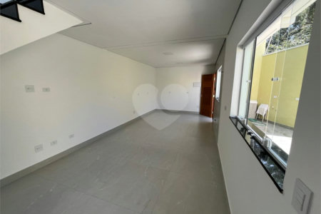 Casa à venda com 2 suítes em Parque Jaçatuba, Santo André, SP