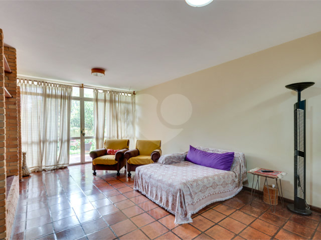 Sobrado à venda com 3 quartos, sendo 1 suíte,  em Chácara Flora, São Paulo, SP