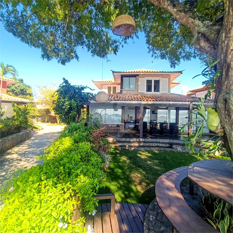Casa à venda com 5 quartos, sendo 4 suítes, em Manguinhos, Armação dos Búzios, RJ