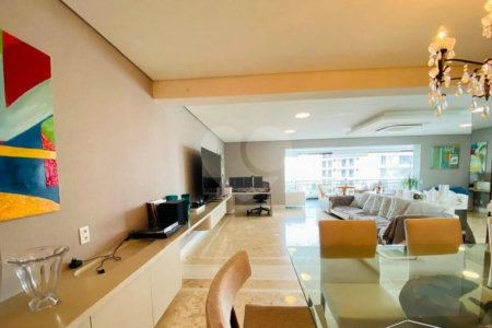 Apartamento à venda com 4 suítes em Santo Amaro, São Paulo, SP