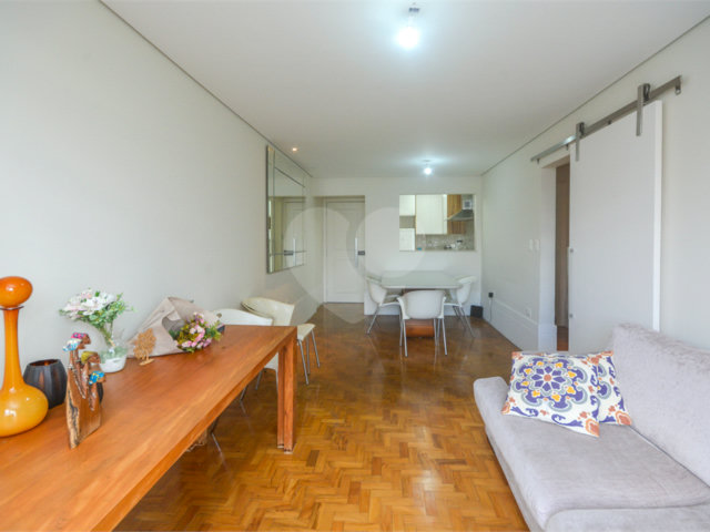 Apartamento à venda com 2 quartos em Moema, São Paulo, SP