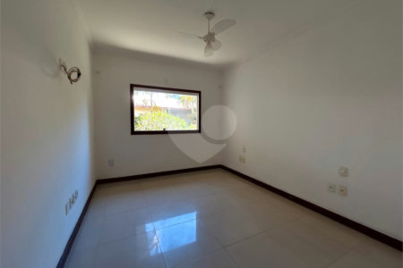Casa à venda com 1 quarto, sendo 3 suítes,  em Outerio da Glória, Porto Seguro, BA