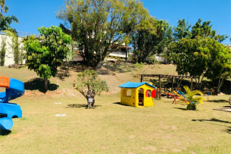 Casa à venda com 4 suítes no condomínio Osato, Atibaia - SP