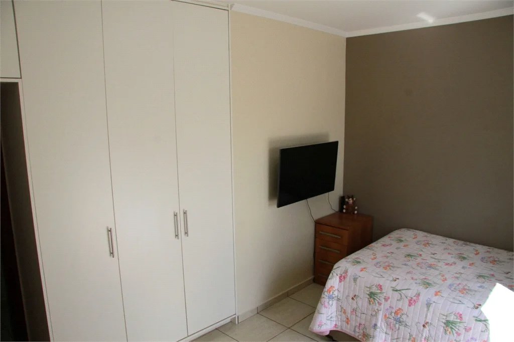 Sobrado à venda com 5 quartos, sendo 1 suíte,  em Jaguaré, São Paulo, SP