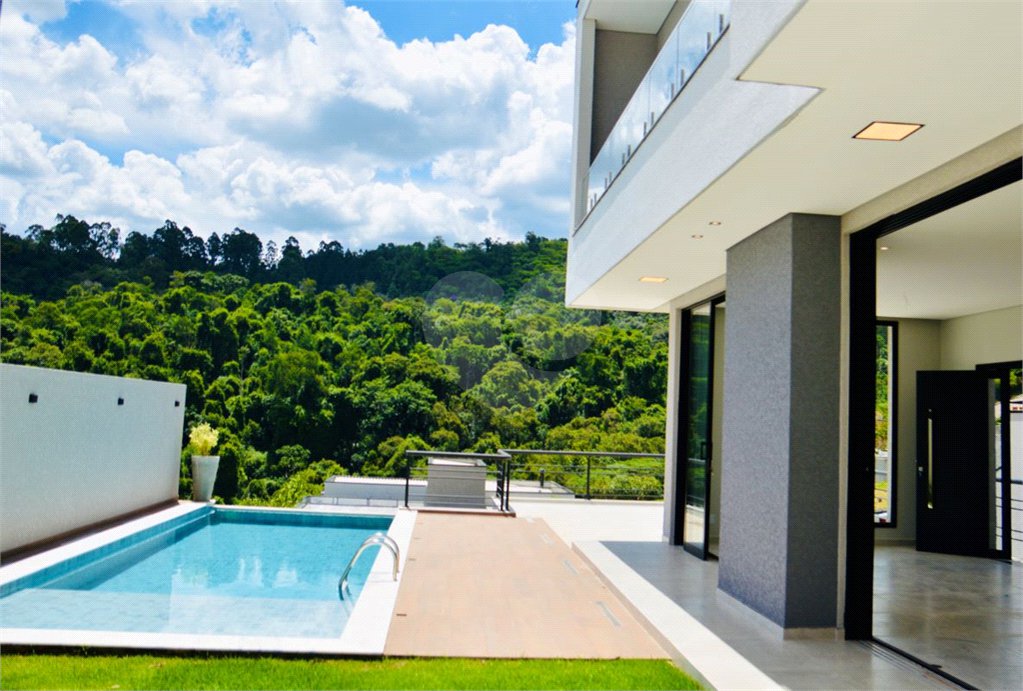 Casa à venda com 3 suítes no condomínio Quintas da Boa Vista, Atibaia - SP