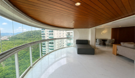 Apartamento à venda com 5 suítes em Parque Enseada, Guarujá, SP
