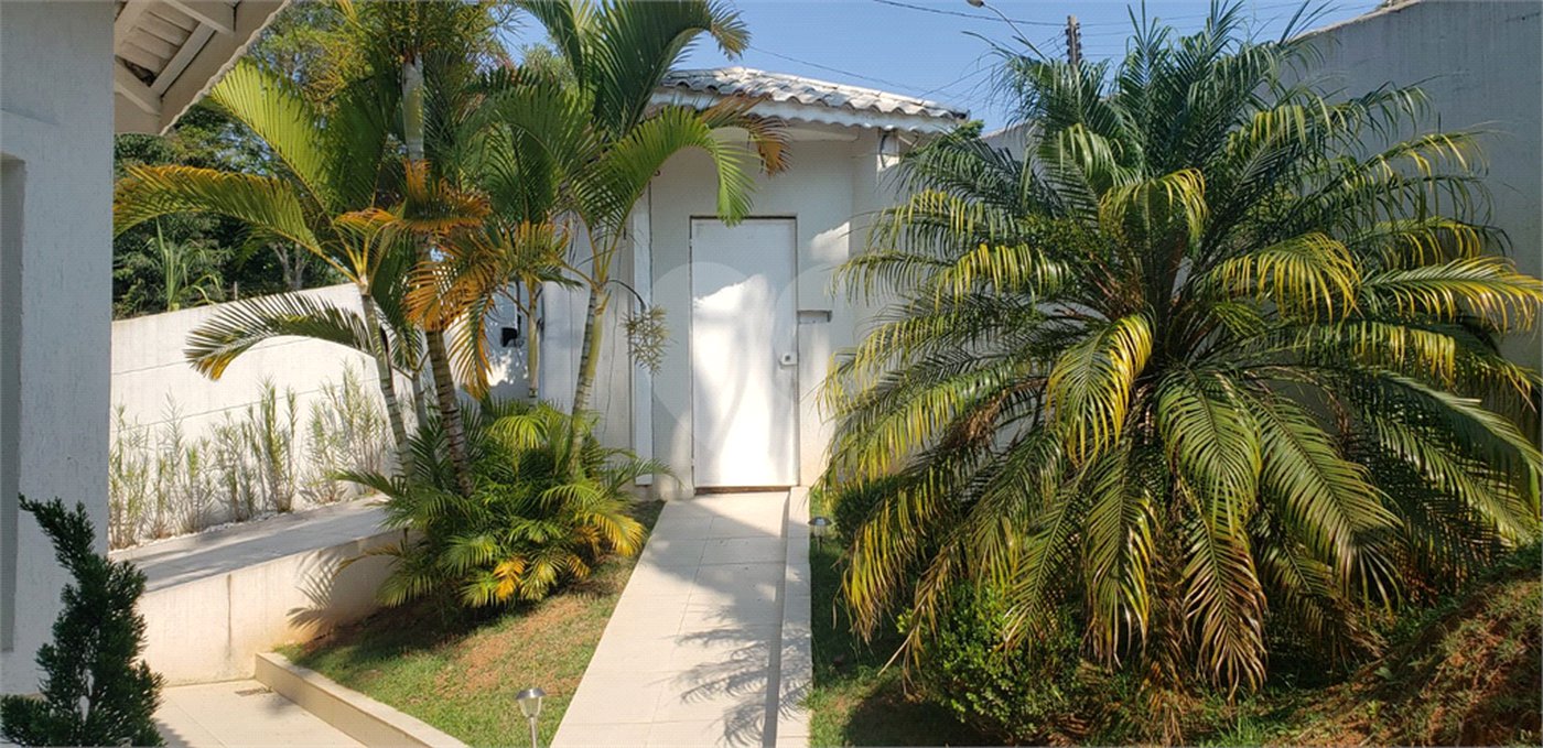 Casa à venda com 4 suítes em Pirucaia, Mairiporã, SP