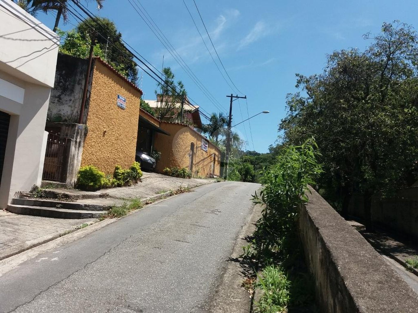 Sobrado à venda com 4 quartos, sendo 1 suíte, em Tremembé, São Paulo, SP