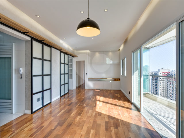 Apartamento à venda com 3 quartos, sendo 1 suíte,  em Santo Amaro, São Paulo, SP