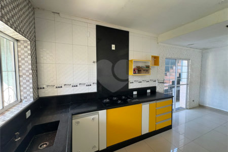 Sobrado à venda com 2 quartos em Jardim Monte Cristo, Suzano, SP