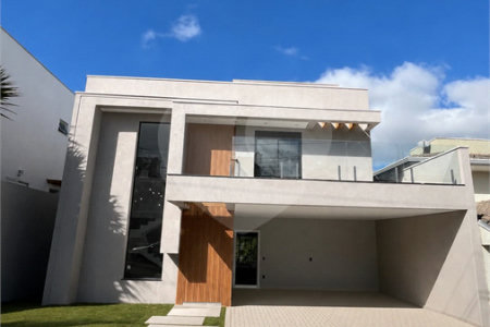 Casa à venda com 4 quartos, sendo 3 suítes, no condomínio Recanto dos Paturis, Vinhedo - SP