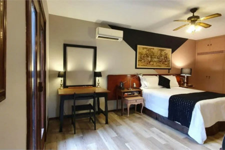 Casa à venda com 5 suítes em Jardim Leonor, São Paulo, SP
