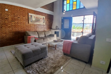 Casa à venda com 3 quartos, sendo 1 suíte,  em Recreio Maristela, Atibaia, SP