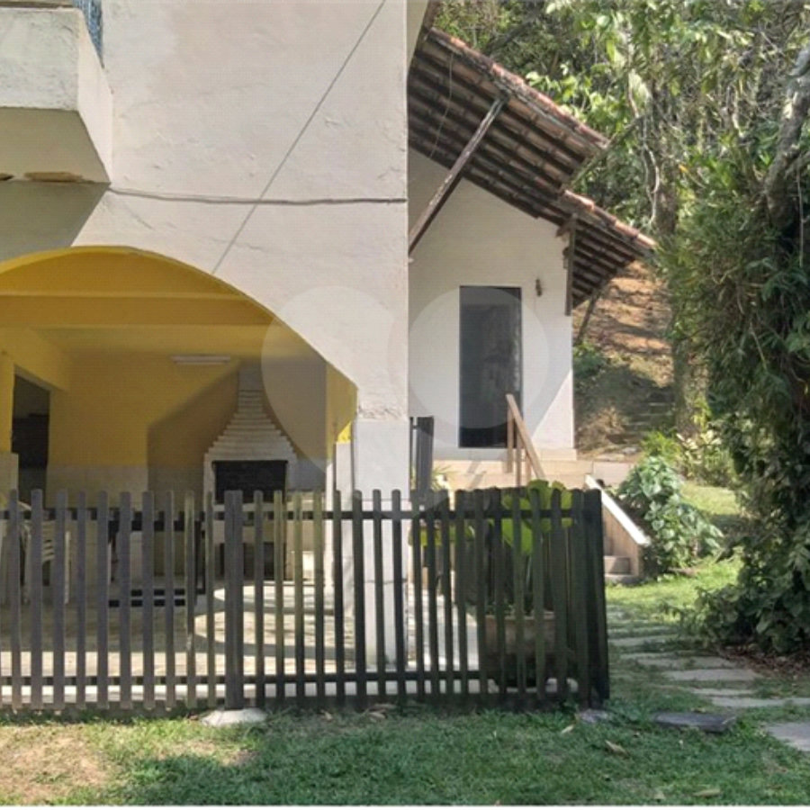 Viva em meio à natureza no Sítio Passaredo! 10.500m2 de tranquilidade e conforto!