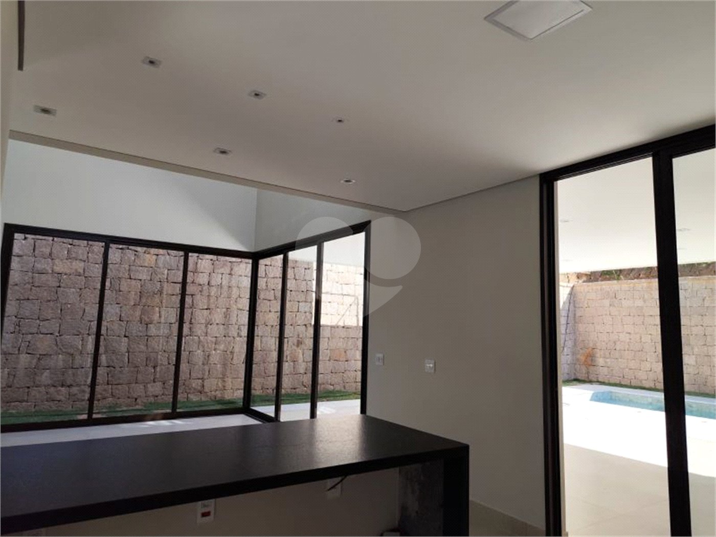 Casa à venda com 3 suítes no condomínio Recanto das Palmas, Vinhedo - SP