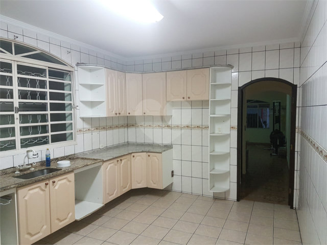 Sobrado à venda com 3 quartos, sendo 1 suíte, em Jardim Valéria, Guarulhos, SP