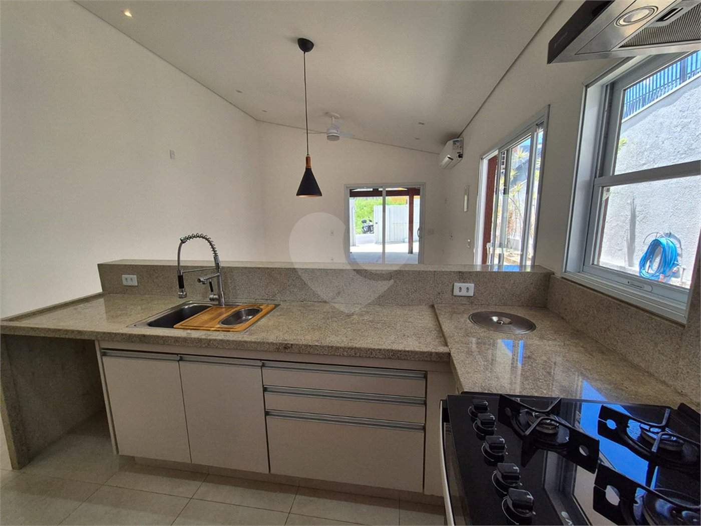 Casa Térrea à venda com 3 quartos, sendo 1 suíte, no Centro, Vinhedo, SP