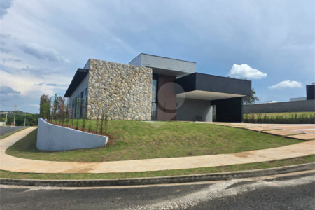 Casa à venda com 3 suítes no condomínio Village Ipanema 2, Araçoiaba da Serra - SP
