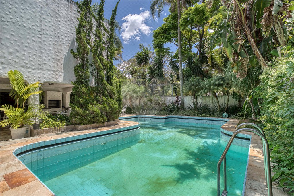 Casa Térrea à venda com 4 suítes em Jardim Cordeiro, São Paulo, SP