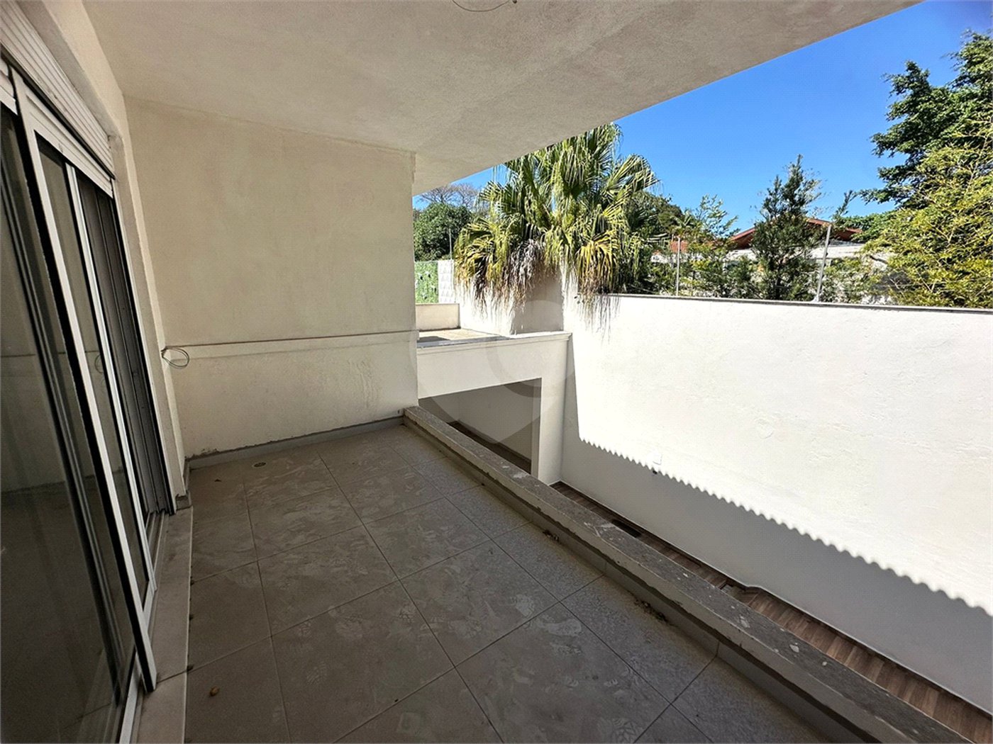 Casa à venda com 4 suítes no condomínio Villaggio Houda, São Paulo - SP