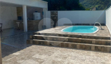 Casa à venda com 3 quartos, sendo 1 suíte, no condomínio Residencial Vale Verde, Rio de Janeiro - RJ