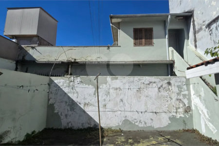 Casa antiga a venda