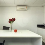 Sala comercial com 35m², 1 vaga, 1 banheiro, à venda na Barra Funda.