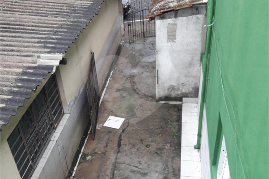 Terreno à venda de 251m² na Chácara Inglesa