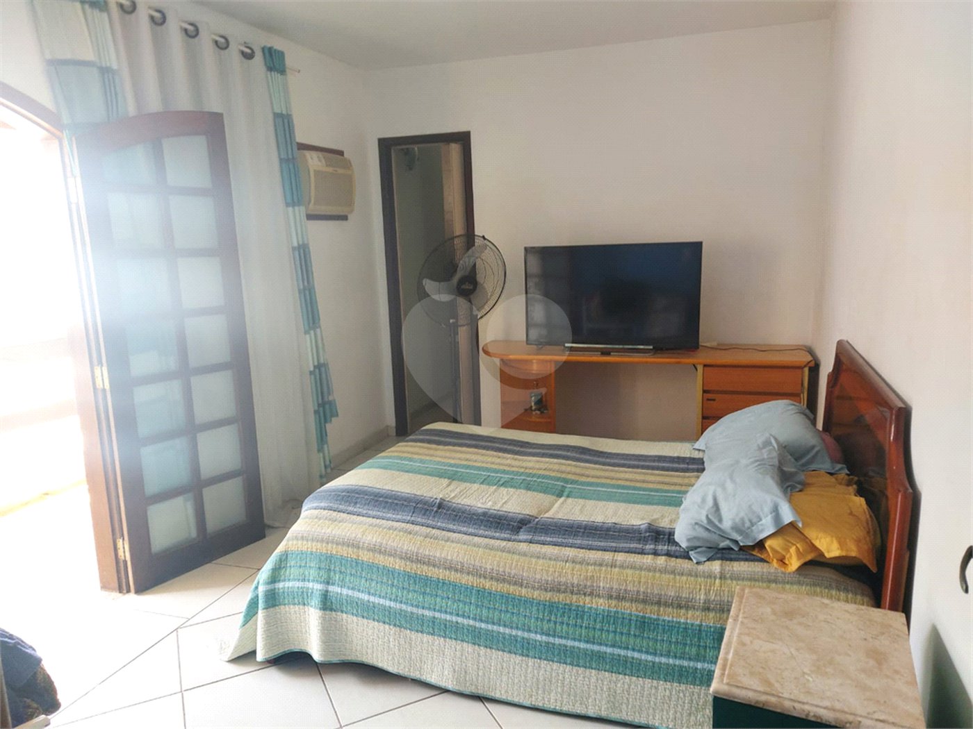 Casa à venda com 4 quartos, sendo 1 suíte, no condomínio River Plate, Rio de Janeiro - RJ