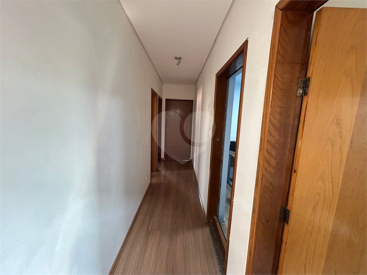 Sobrado à venda com 6 quartos, sendo 1 suíte,  em Vila do Encontro, São Paulo, SP