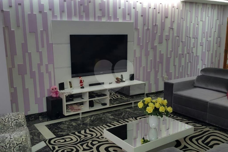 Casa à venda com 3 suítes no condomínio Village, São Paulo - SP