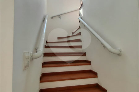 Casa de Vila à venda com 3 quartos, sendo 1 suíte, em Loteamento Jardim Morumbi, Atibaia, SP
