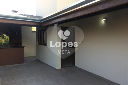 Casa à venda com 3 quartos, sendo 1 suíte, no condomínio Eldourado, São José dos Campos - SP