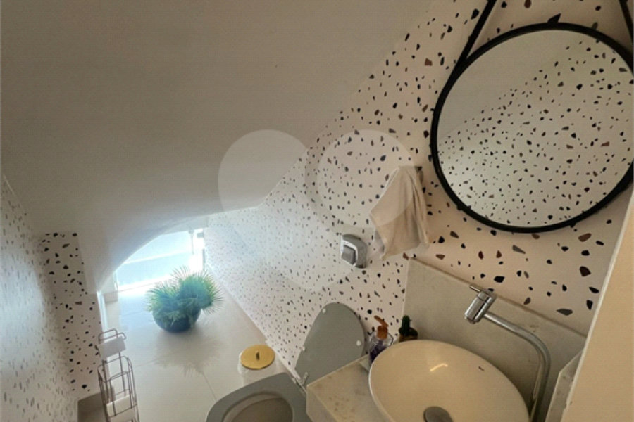 Sobrado à venda com 3 quartos, sendo 1 suíte,  em Vila Irmãos Arnoni, São Paulo, SP