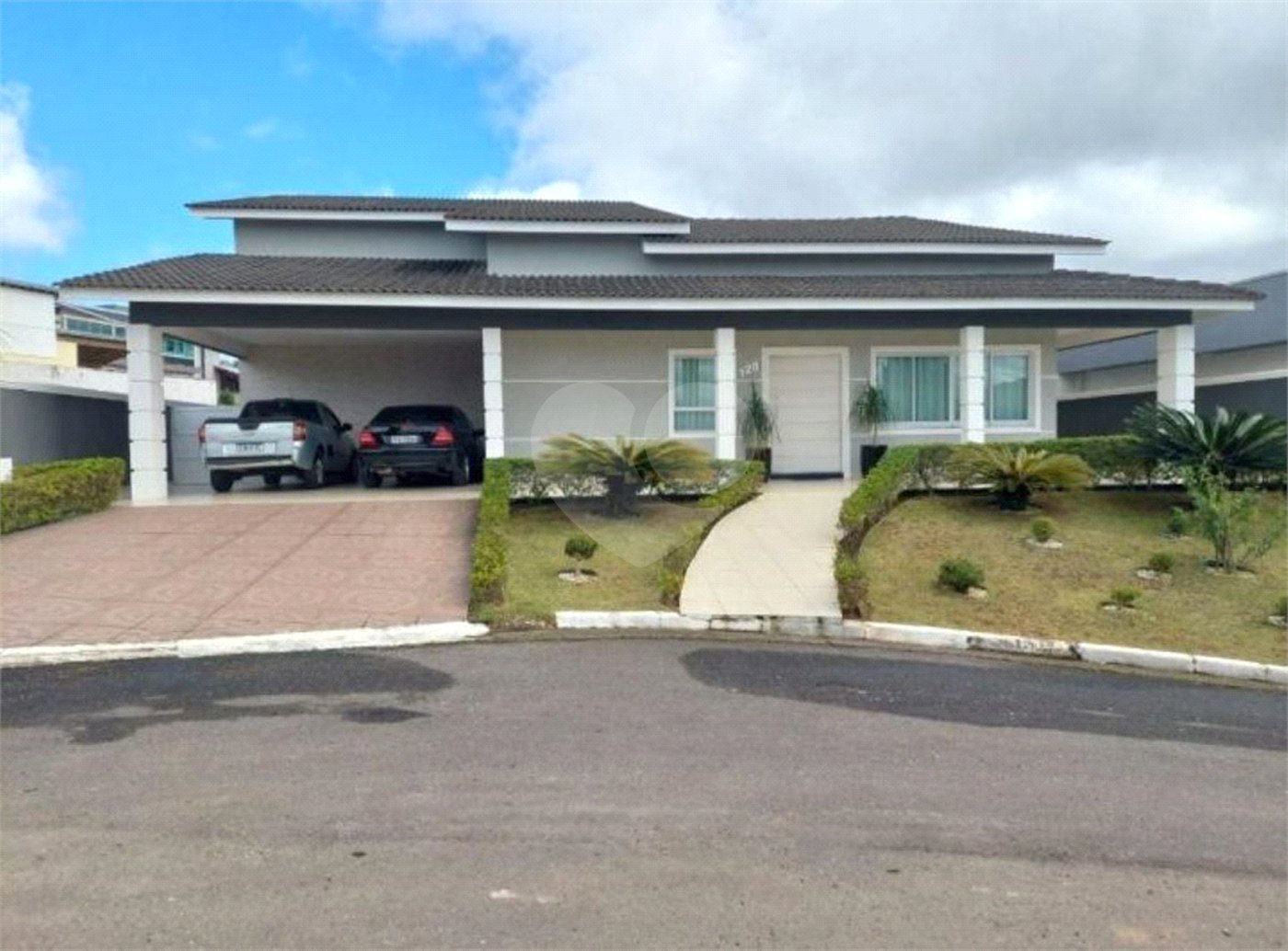 Condomínio à venda com 4 quartos, sendo 2 suítes, em Colinas do Paratehy, Mogi das Cruzes, SP