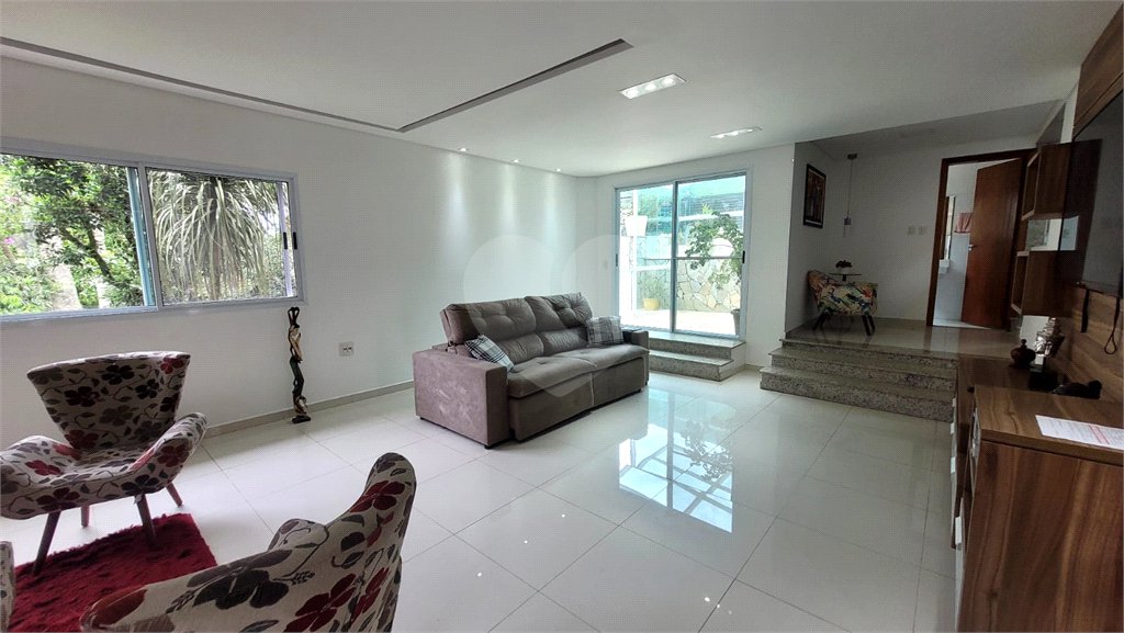 Casa à venda com 4 suítes no condomínio Jardim da Montanha I, Mairiporã - SP