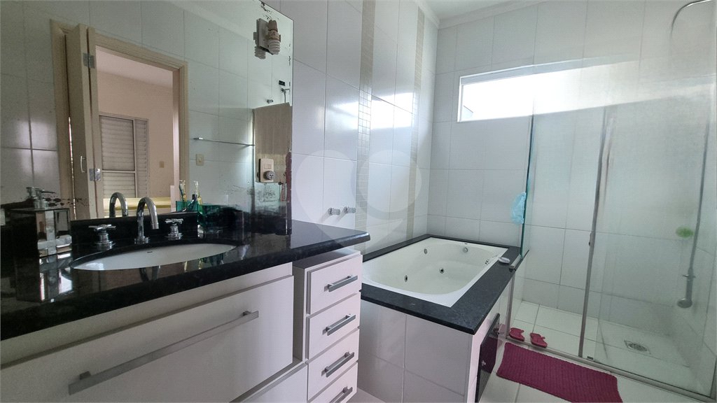 Casa à venda com 4 quartos, sendo 3 suítes,  no condomínio Residencial Villa dos Inglezes, Sorocaba - SP