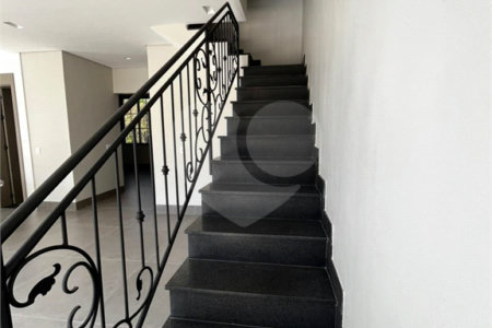 Casa à venda com 4 quartos, sendo 2 suítes,  no condomínio Florais Itália, Cuiabá - MT