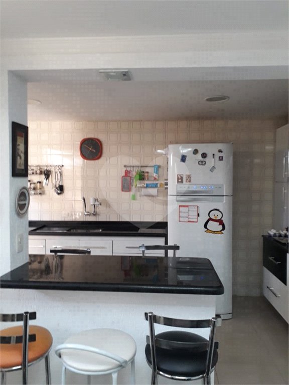 Sobrado à venda com 3 quartos, sendo 1 suíte, em Jardim Santa Mena, Guarulhos, SP