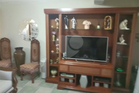 Casa à venda com 3 quartos, sendo 2 suítes, em Vila Flávio, Mogi das Cruzes, SP