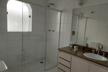 Sobrado à venda com 4 suítes em Vila Inah, São Paulo, SP