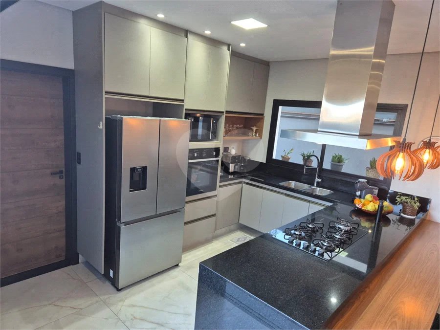 Casa de Alto Padrão para Alugar com Lazer Completo, Tecnologia e Sustentabilidade