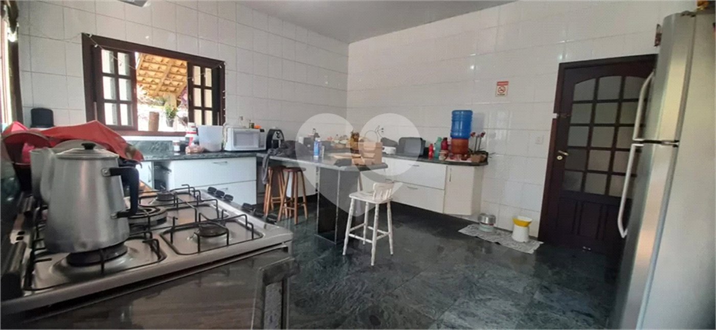 Sobrado à venda com 5 quartos, sendo 1 suíte, em Olho D'água, Mairiporã, SP