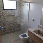 Sobrado à venda ou para alugar com 3 quartos, sendo 1 suíte, em Jardim do Lago, Atibaia, SP