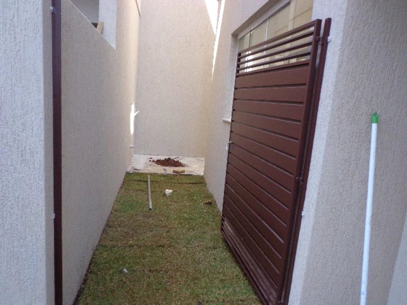 Casa à venda com 3 quartos, sendo 1 suíte, no condomínio Professor Teot?nio Monteiro de Barros Filho, São Paulo - SP