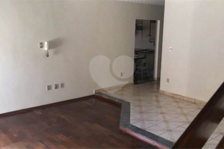 Sobrado à venda com 6 quartos, sendo 3 suítes, em Jardim Refúgio, Sorocaba, SP