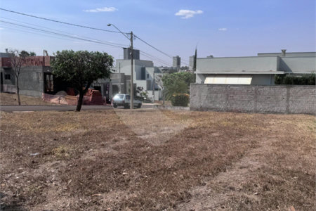 Terreno à venda em Residencial Village Damha II, Araraquara, SP